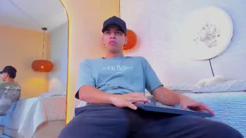 Snapshot of benjamin_more chatting on June 2026 01:04:01 AM BENJAMIN online show from June 2026 01:04:01 AM
