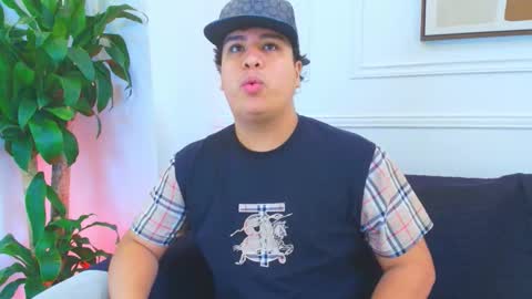 Snapshot of bennett_alejoo chatting on January 2026 06:35:02 PM bennett_alejoo online show from January 2026 06:35:02 PM