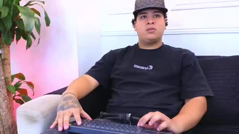 Snapshot of bennett_alejoo chatting on February 2026 06:47:02 PM bennett_alejoo online show from February 2026 06:47:02 PM