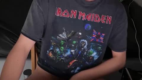 Snapshot of benniebenz chatting on March 2026 08:11:02 AM Bennie online show from March 2026 08:11:02 AM