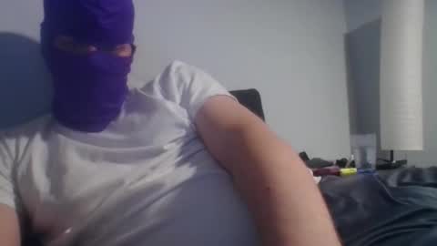 Snapshot of bennybueno chatting on March 2026 03:56:01 AM bennybueno online show from March 2026 03:56:01 AM