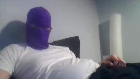 Snapshot of bennybueno chatting on April 2026 03:11:01 AM bennybueno online show from April 2026 03:11:01 AM