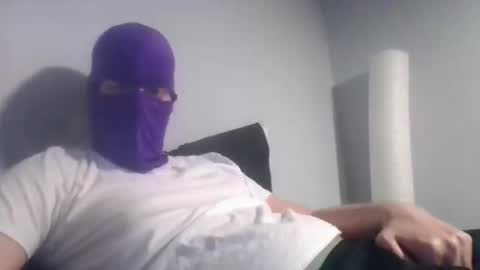 Snapshot of bennybueno chatting on April 2026 03:41:01 AM bennybueno online show from April 2026 03:41:01 AM