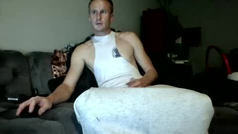 Snapshot of bennyc04041987 chatting on September 2025 07:31:01 AM BennyC online show from September 2025 07:31:01 AM