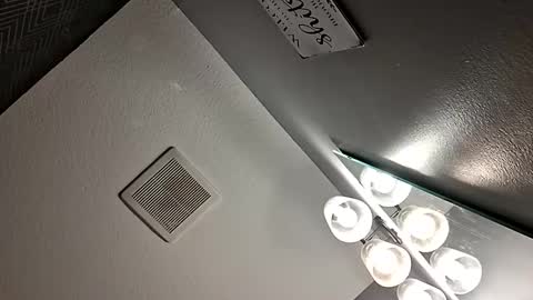 Snapshot of bennyc04041987 chatting on October 2025 05:30:01 AM BennyC online show from October 2025 05:30:01 AM