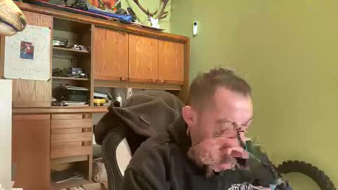 Snapshot of benochau chatting on March 2026 09:10:01 AM benochau online show from March 2026 09:10:01 AM