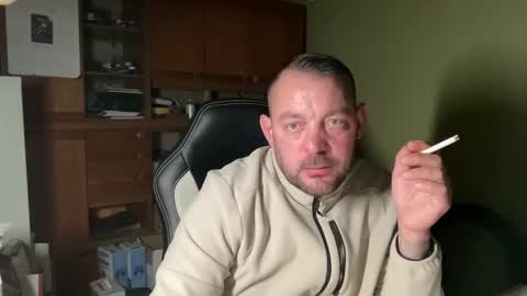 Snapshot of benochau chatting on March 2026 11:26:02 PM benochau online show from March 2026 11:26:02 PM