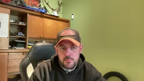 Snapshot of benochau chatting on April 2026 02:04:02 PM benochau online show from April 2026 02:04:02 PM