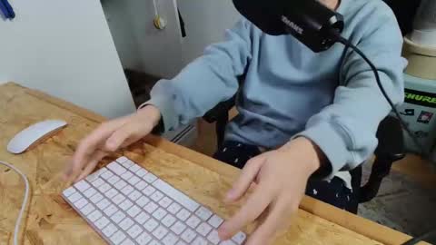 Snapshot of benreich chatting on November 2025 08:08:01 PM benreich online show from November 2025 08:08:01 PM