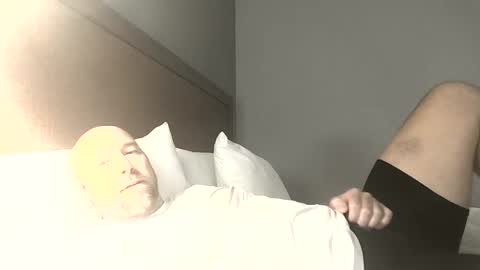 Snapshot of bensoncarverd chatting on April 2026 12:24:02 AM bensoncarverd online show from April 2026 12:24:02 AM