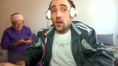 Snapshot of bentish chatting on December 2024 08:45:02 AM bentish online show from December 2024 08:45:02 AM