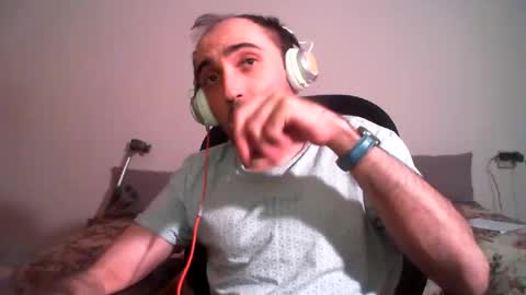 Snapshot of bentish chatting on December 2024 04:21:02 PM bentish online show from December 2024 04:21:02 PM