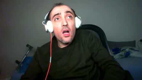 Snapshot of bentish chatting on December 2024 07:39:02 PM bentish online show from December 2024 07:39:02 PM