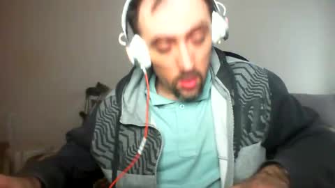 Snapshot of bentish chatting on December 2024 02:10:02 PM bentish online show from December 2024 02:10:02 PM