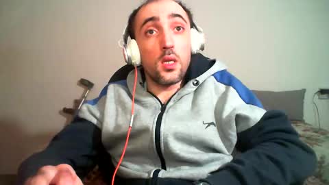 Snapshot of bentish chatting on January 2025 04:59:01 PM bentish online show from January 2025 04:59:01 PM