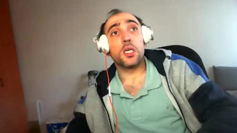 Snapshot of bentish chatting on January 2025 02:03:02 PM bentish online show from January 2025 02:03:02 PM