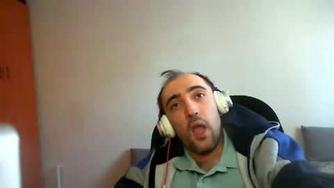 Snapshot of bentish chatting on January 2025 07:00:01 AM bentish online show from January 2025 07:00:01 AM