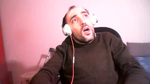 Snapshot of bentish chatting on February 2025 07:10:02 PM bentish online show from February 2025 07:10:02 PM