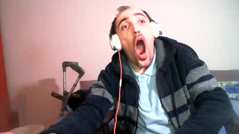 Snapshot of bentish chatting on February 2025 08:15:02 PM bentish online show from February 2025 08:15:02 PM