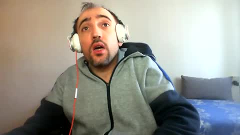 Snapshot of bentish chatting on February 2025 06:59:02 AM bentish online show from February 2025 06:59:02 AM