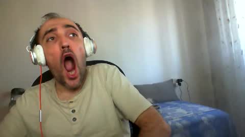 Snapshot of bentish chatting on September 2025 12:15:02 PM bentish online show from September 2025 12:15:02 PM