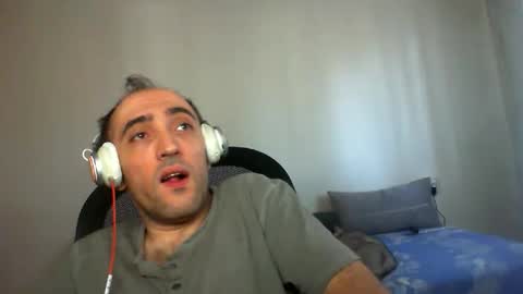 Snapshot of bentish chatting on October 2025 06:03:01 AM bentish online show from October 2025 06:03:01 AM