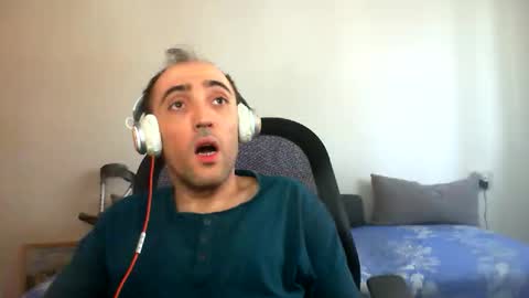 Snapshot of bentish chatting on October 2025 07:45:02 AM bentish online show from October 2025 07:45:02 AM