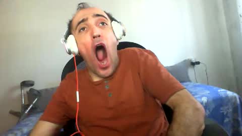 Snapshot of bentish chatting on November 2025 08:02:01 AM bentish online show from November 2025 08:02:01 AM