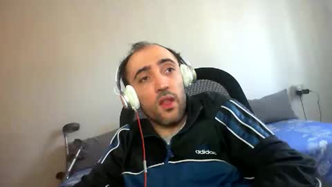 Snapshot of bentish chatting on November 2025 08:05:01 AM bentish online show from November 2025 08:05:01 AM