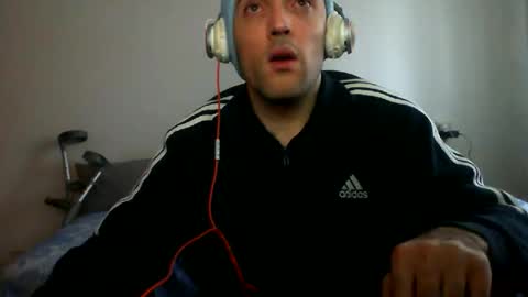 Snapshot of bentish chatting on December 2025 01:42:01 PM bentish online show from December 2025 01:42:01 PM