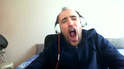 Snapshot of bentish chatting on April 2026 09:32:02 AM bentish online show from April 2026 09:32:02 AM