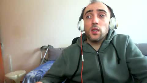 Snapshot of bentish chatting on April 2026 07:53:01 AM bentish online show from April 2026 07:53:01 AM