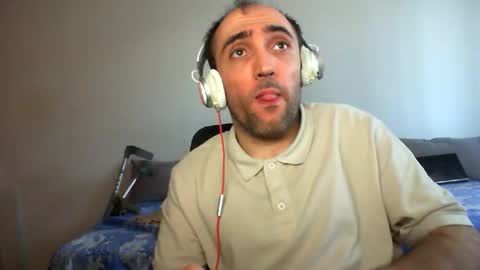 Snapshot of bentish chatting on April 2026 01:39:02 PM bentish online show from April 2026 01:39:02 PM