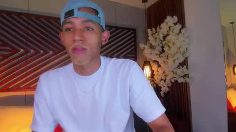 bento_fox online show from October 2025 01:03:02 AM