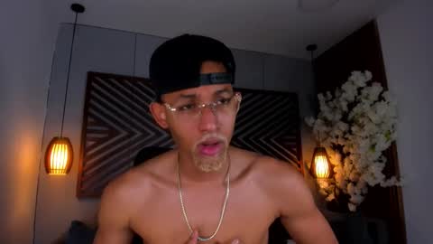 bento_fox online show from October 2025 03:51:02 AM