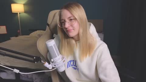 Snapshot of benty_bunny chatting on December 2024 07:22:01 PM Alice online show from December 2024 07:22:01 PM