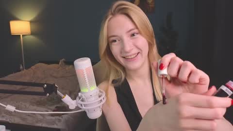 Snapshot of benty_bunny chatting on December 2024 06:43:02 PM Alice online show from December 2024 06:43:02 PM