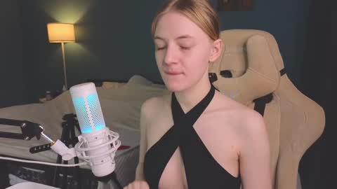 Snapshot of benty_bunny chatting on February 2025 11:21:02 AM Alice online show from February 2025 11:21:02 AM