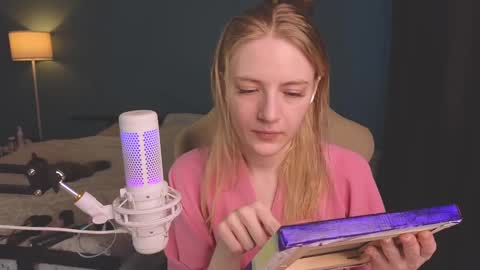 Snapshot of benty_bunny chatting on March 2025 11:37:02 AM Alice online show from March 2025 11:37:02 AM