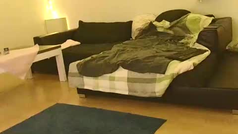 Benutzmich0800 online show from February 2025 01:43:01 AM