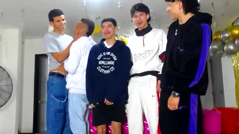 benz boys online show from February 2025 12:25:02 PM