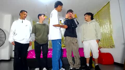 benz boys online show from March 2025 12:48:01 PM