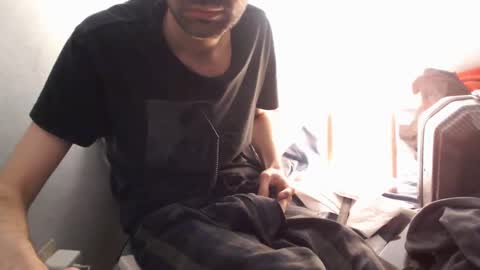 Snapshot of berceuse111 chatting on April 2026 10:27:01 AM berceuse111 online show from April 2026 10:27:01 AM