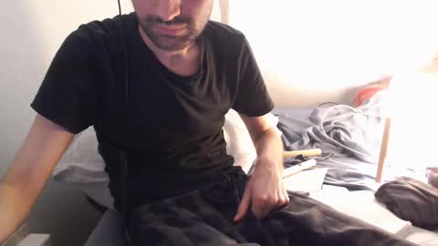 Snapshot of berceuse111 chatting on April 2026 11:32:01 AM berceuse111 online show from April 2026 11:32:01 AM