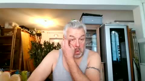 Snapshot of berg_boy chatting on December 2024 11:56:02 AM Martin online show from December 2024 11:56:02 AM