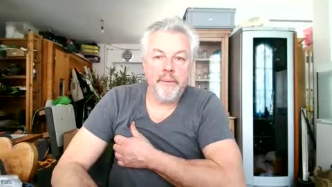 Snapshot of berg_boy chatting on January 2025 11:54:02 AM Martin online show from January 2025 11:54:02 AM