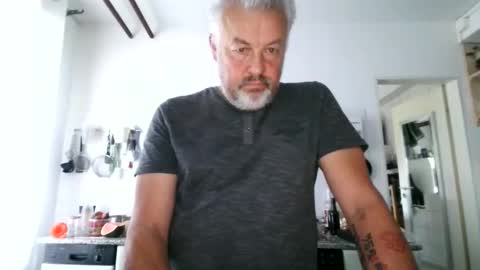 Snapshot of berg_boy chatting on September 2025 06:37:02 AM Martin online show from September 2025 06:37:02 AM