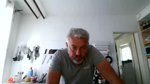 Snapshot of berg_boy chatting on September 2025 01:04:01 PM Martin online show from September 2025 01:04:01 PM