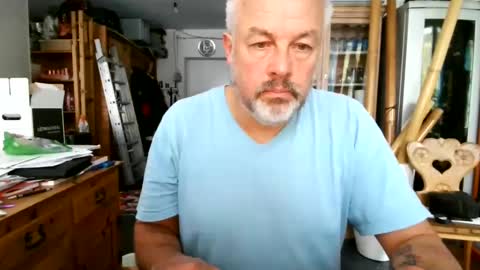 Snapshot of berg_boy chatting on October 2025 09:07:02 AM Martin online show from October 2025 09:07:02 AM