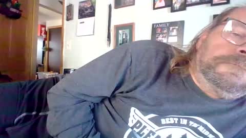 Snapshot of bergeeric1970 chatting on December 2025 06:28:01 PM bergeeric1970 online show from December 2025 06:28:01 PM